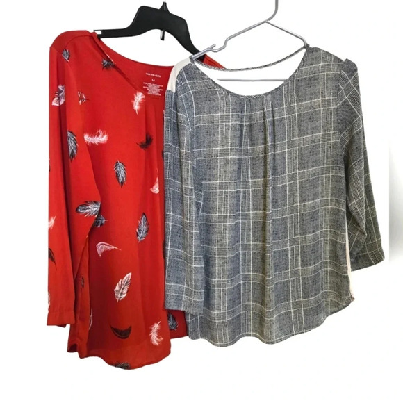 Van Heusen Tops - Bundle of 2 Van Heusen 3/4 Sleeve Length Shirts